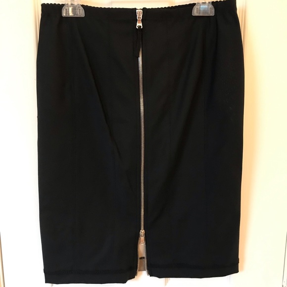 Dolce & Gabbana black pencil skirt w/ lace detail - Picture 3 of 5